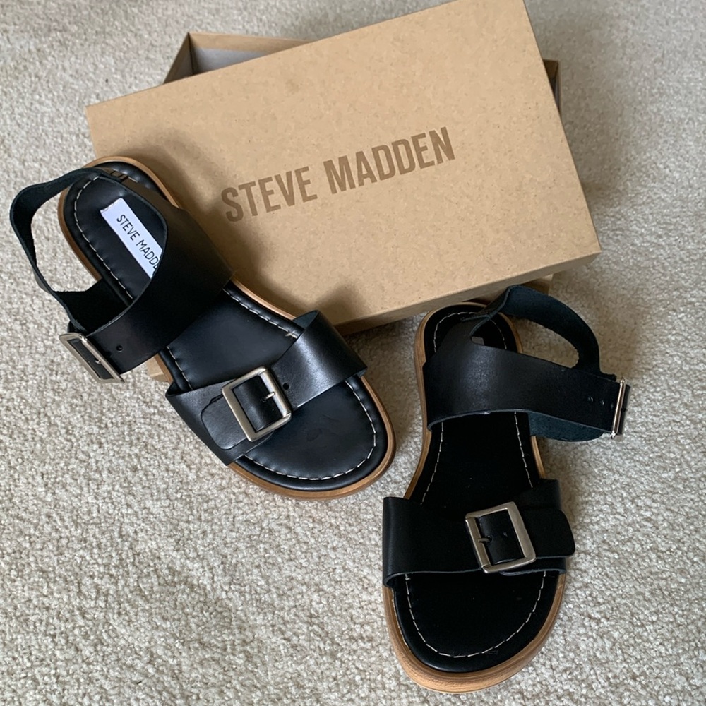 Brand New Steve Madden Amica black leather sandals, women’s 10